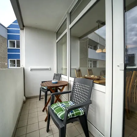 - Haus C, App 0c1202 *